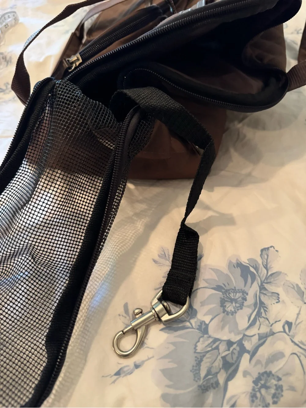 NWOT Pet Travel Bag in Brown color